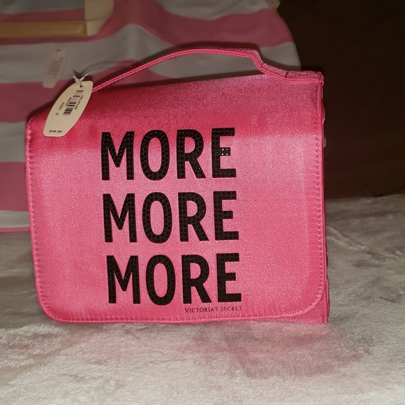 💞 Victoria's Secret Duffle Bag & Travel Accessories-6 pieces total (org. $214) - Picture 4 of 14